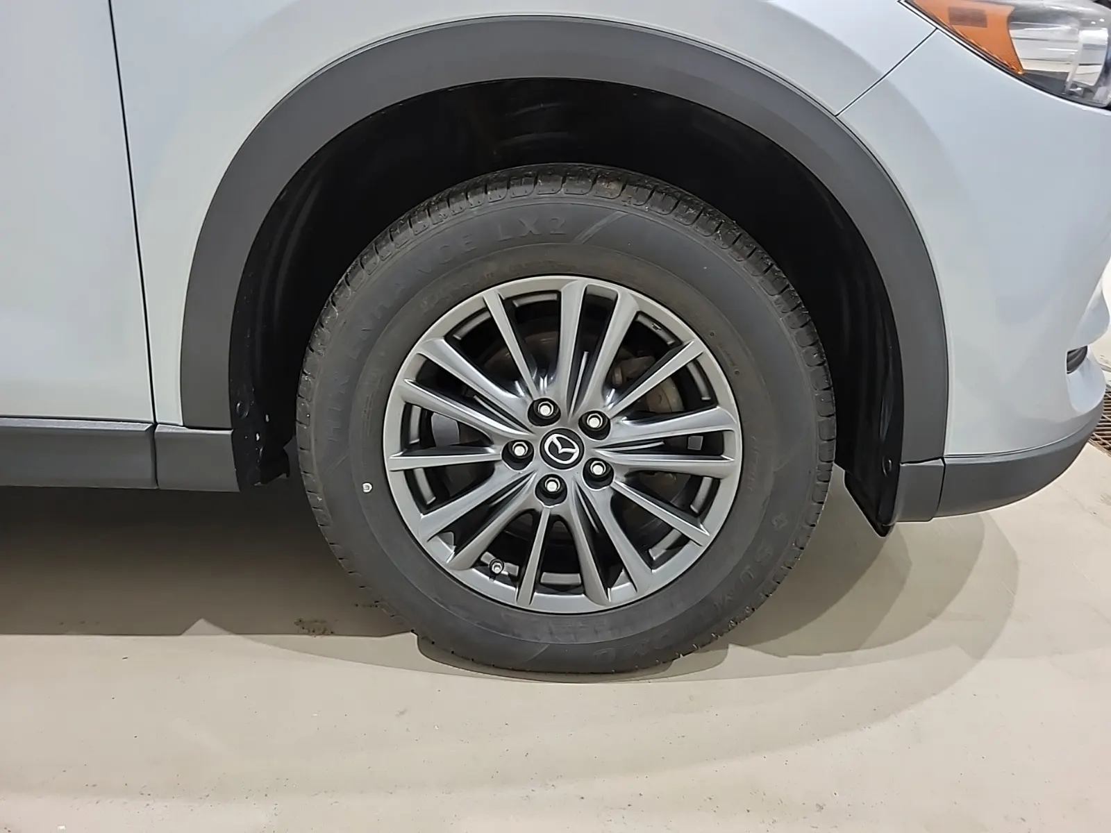 Right Front Wheel/Tire Photo