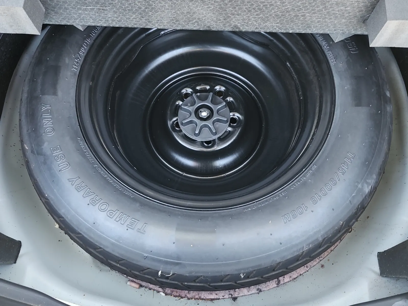 Spare Tire & Wheel Photo