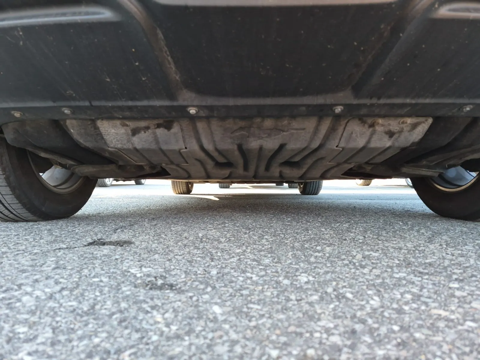 Undercarriage - Rear Photo
