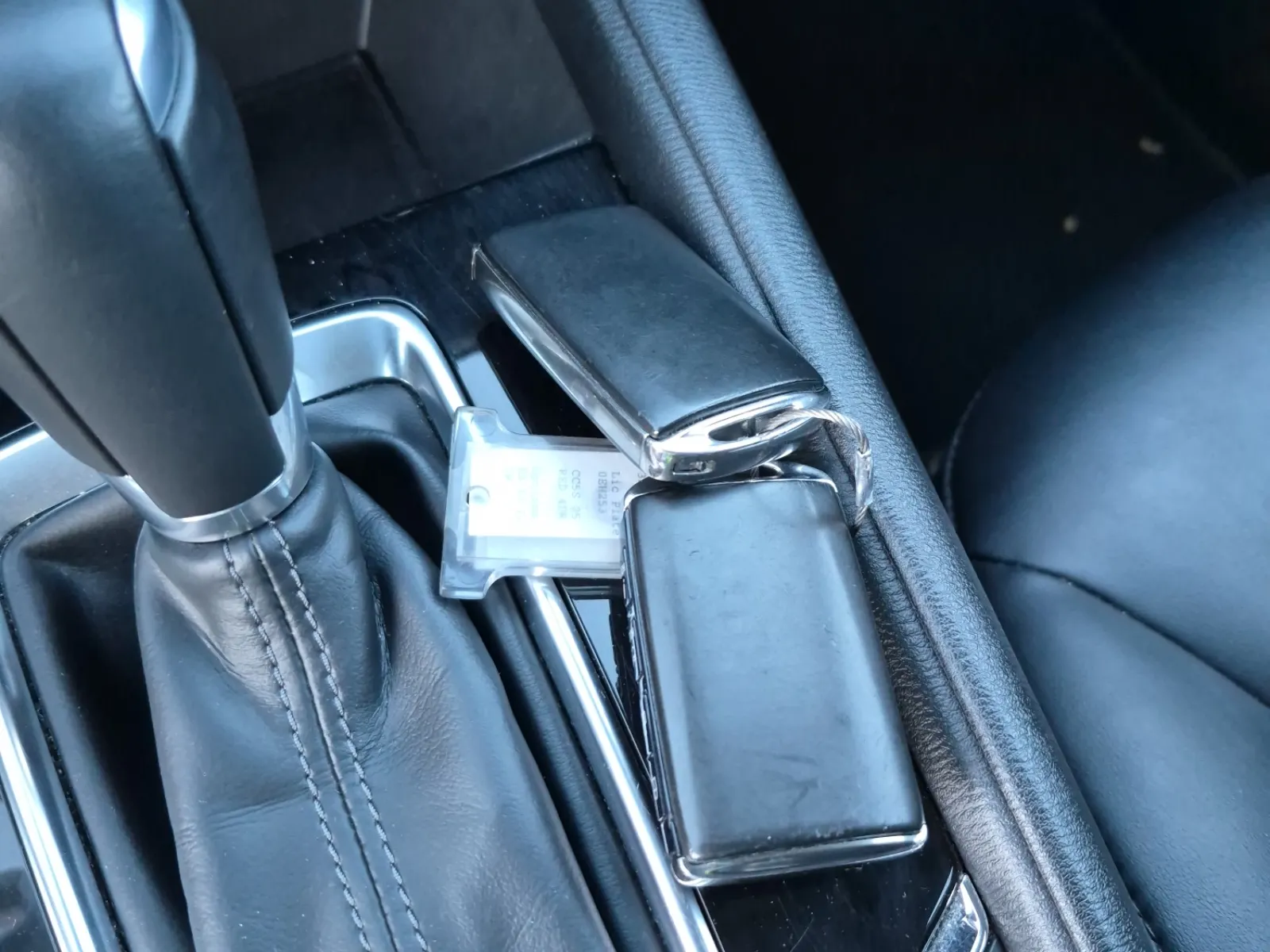 Keys/Fobs/Manual Photo