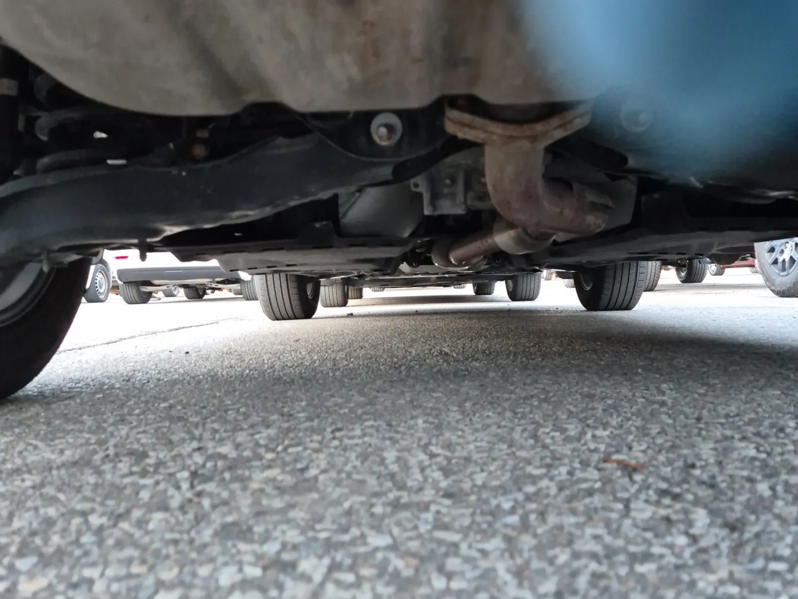 Undercarriage - Rear Photo
