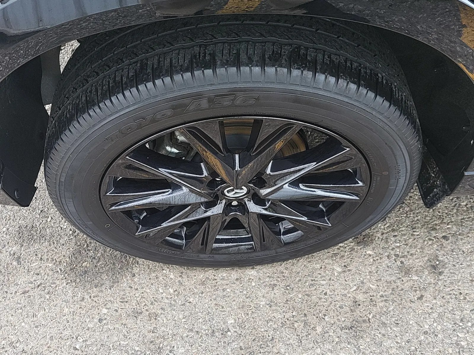 Right Rear Wheel/Tire Photo