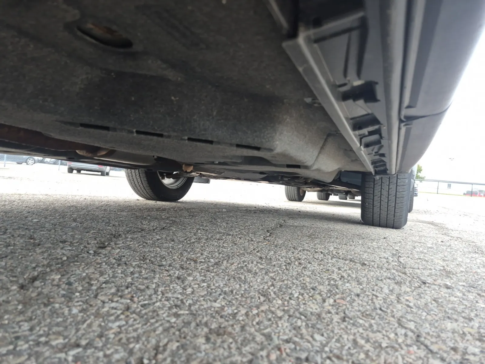 Undercarriage - Passenger Photo
