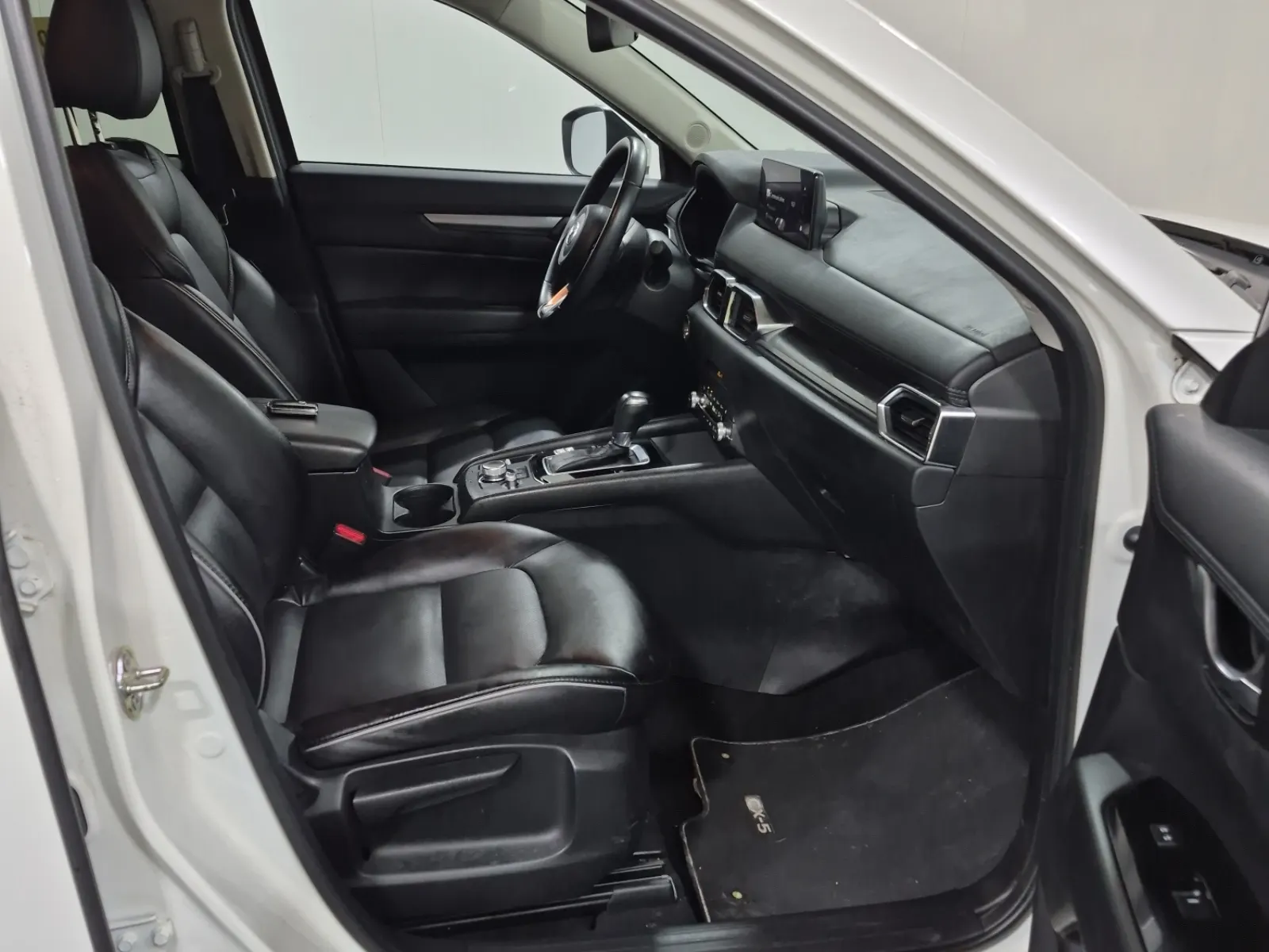 Right Side Interior Photo