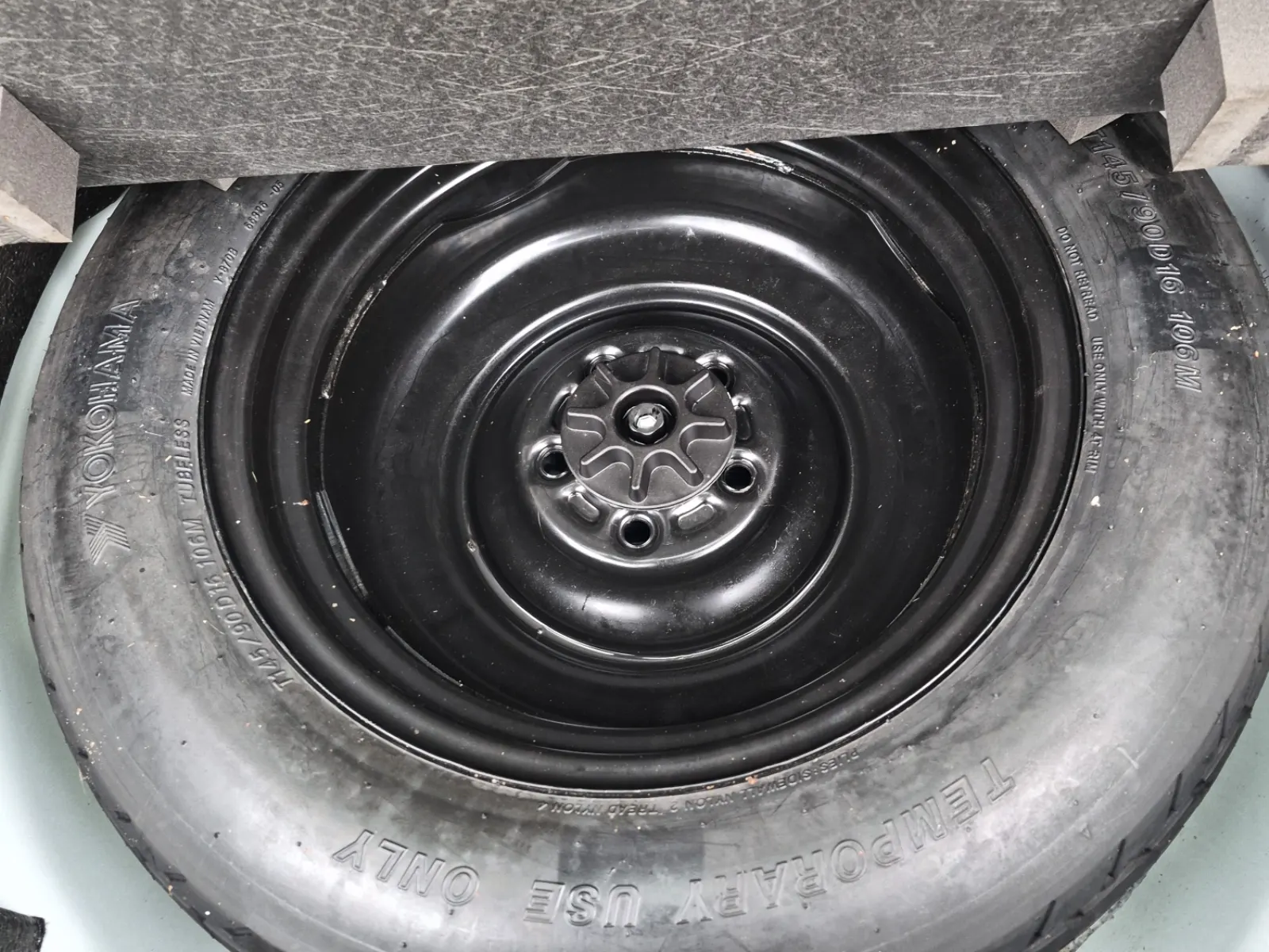 Spare Tire & Wheel Photo