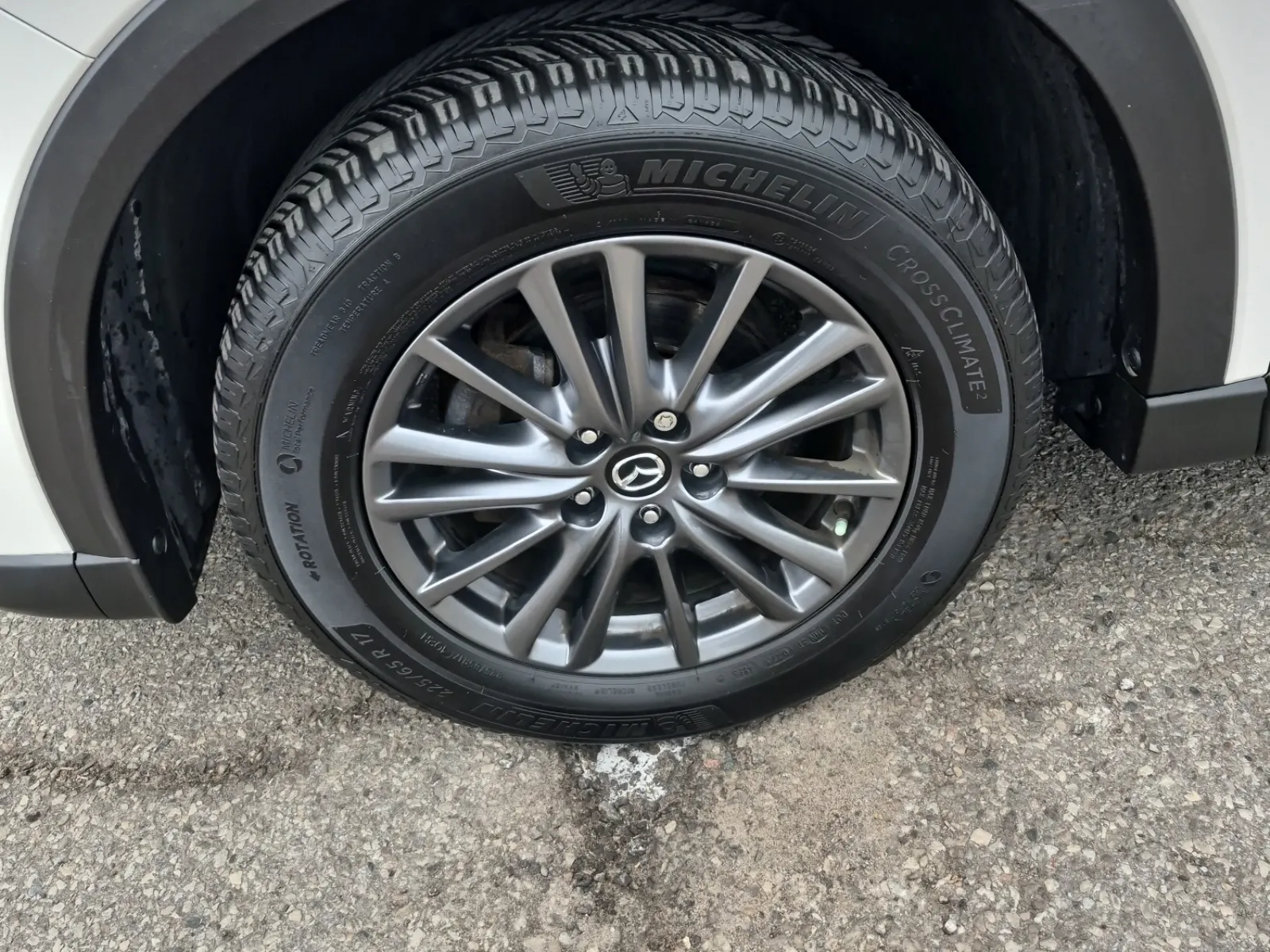 Front driver wheel/tire photo