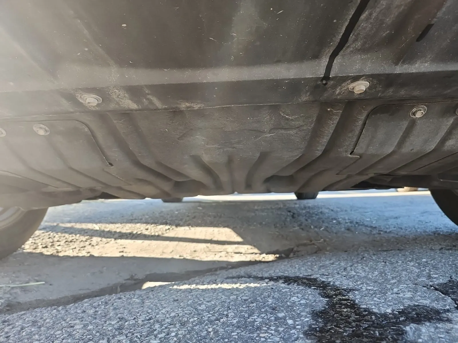 Undercarriage - Rear Photo