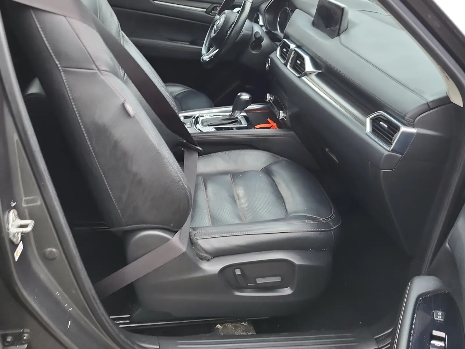 Right Side Interior Photo