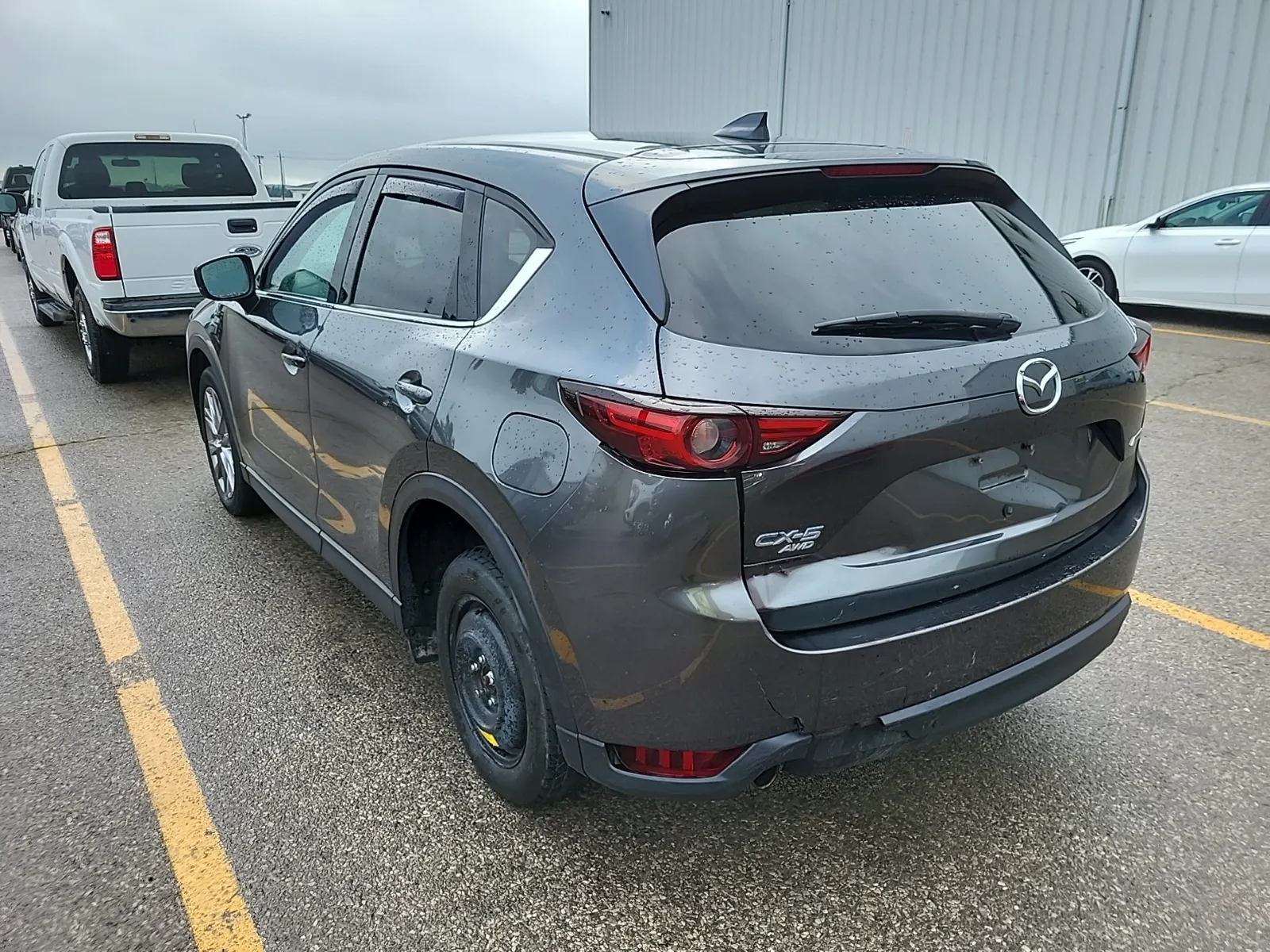 Driver Rear 3/4 Photo