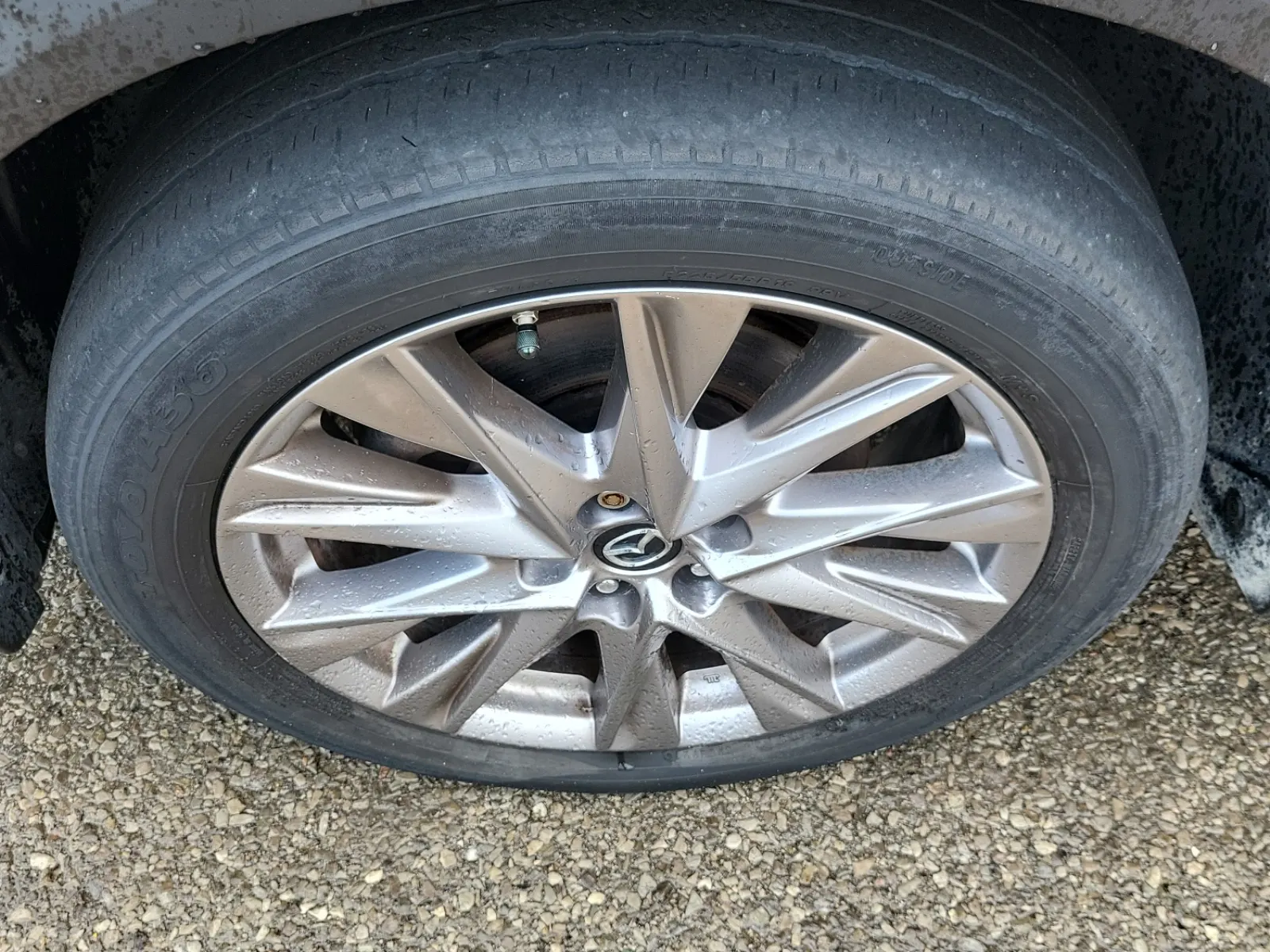 Front driver wheel/tire photo