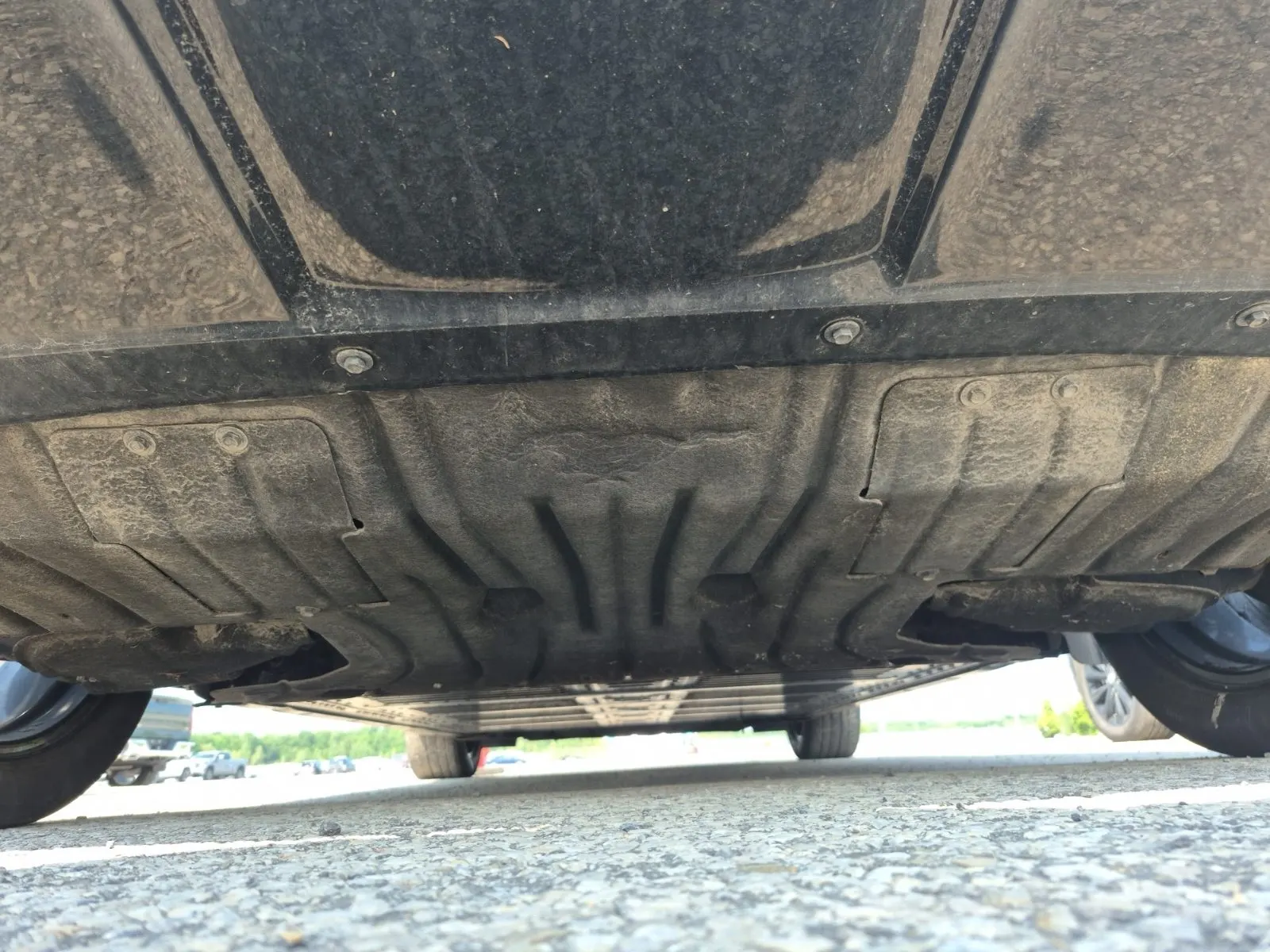 Undercarriage - Rear Photo