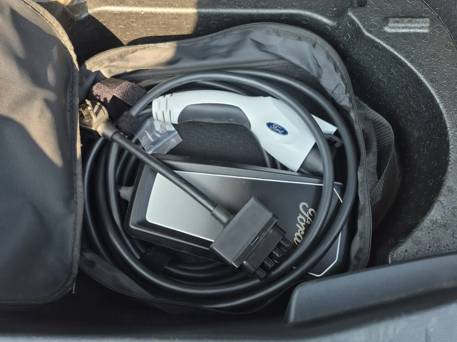 Charging Cable Photo