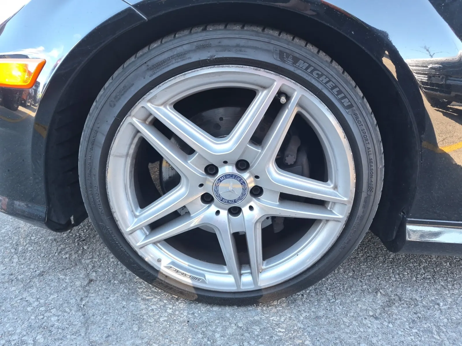 Front driver wheel/tire photo