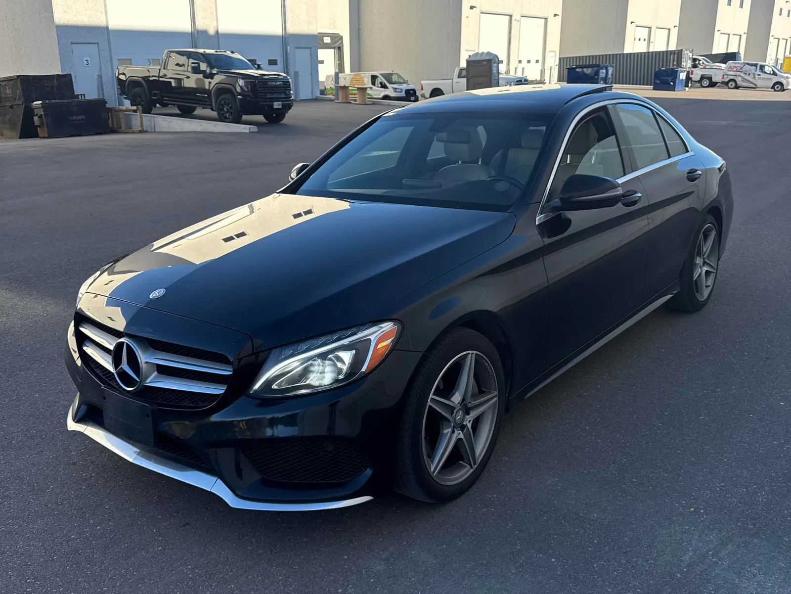 3/4 Front (Main image)