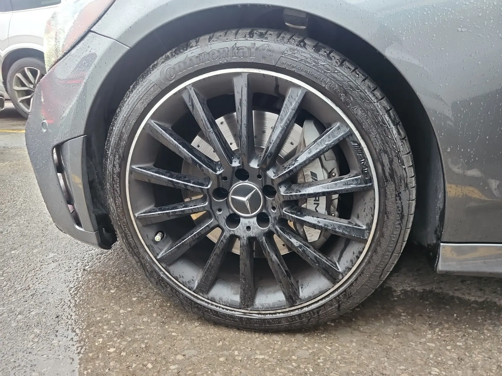 Front driver wheel/tire photo