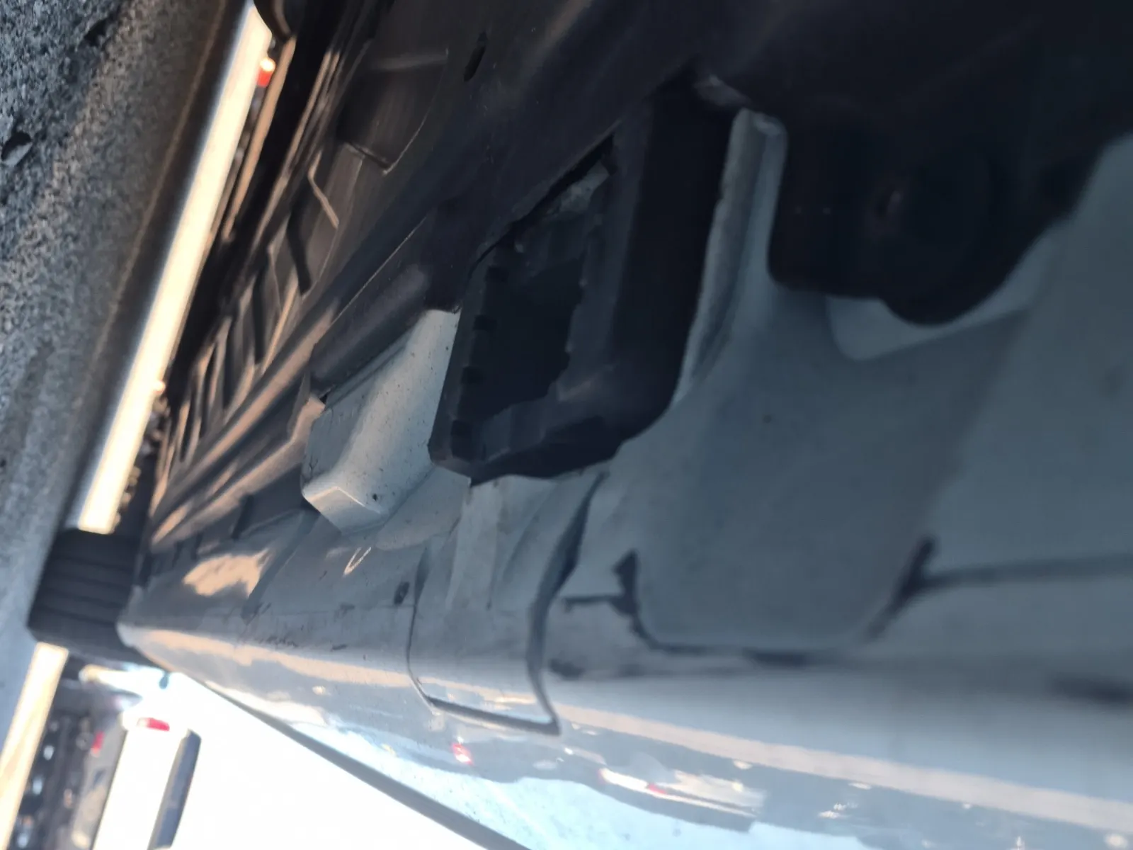 Undercarriage - Passenger Photo