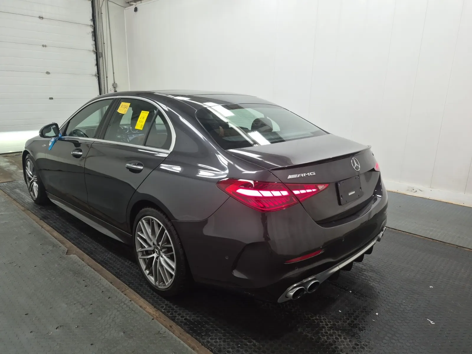 Driver Rear 3/4 Photo