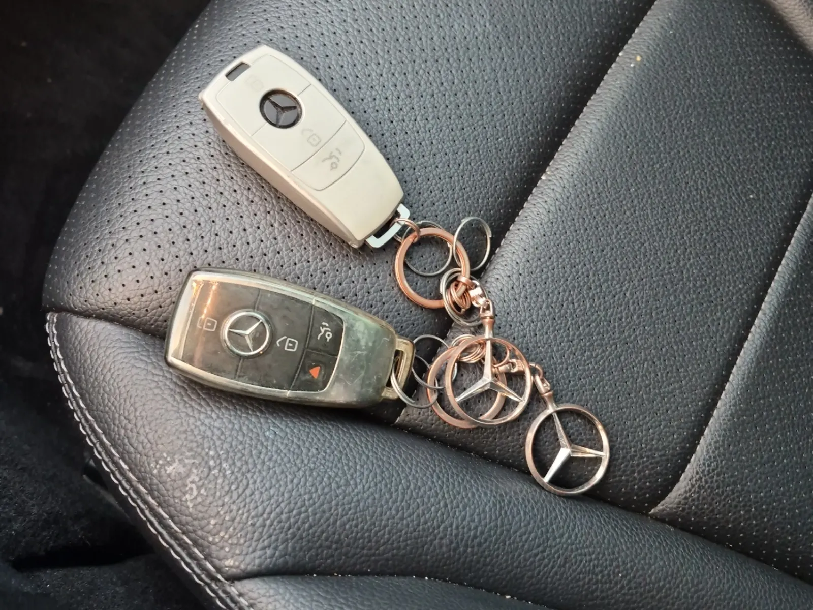 Keys/Fobs/Manual Photo