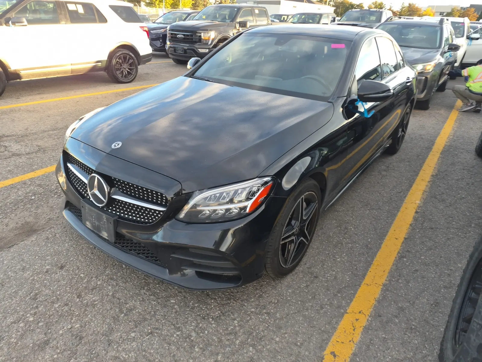Front driver 3/4 photo