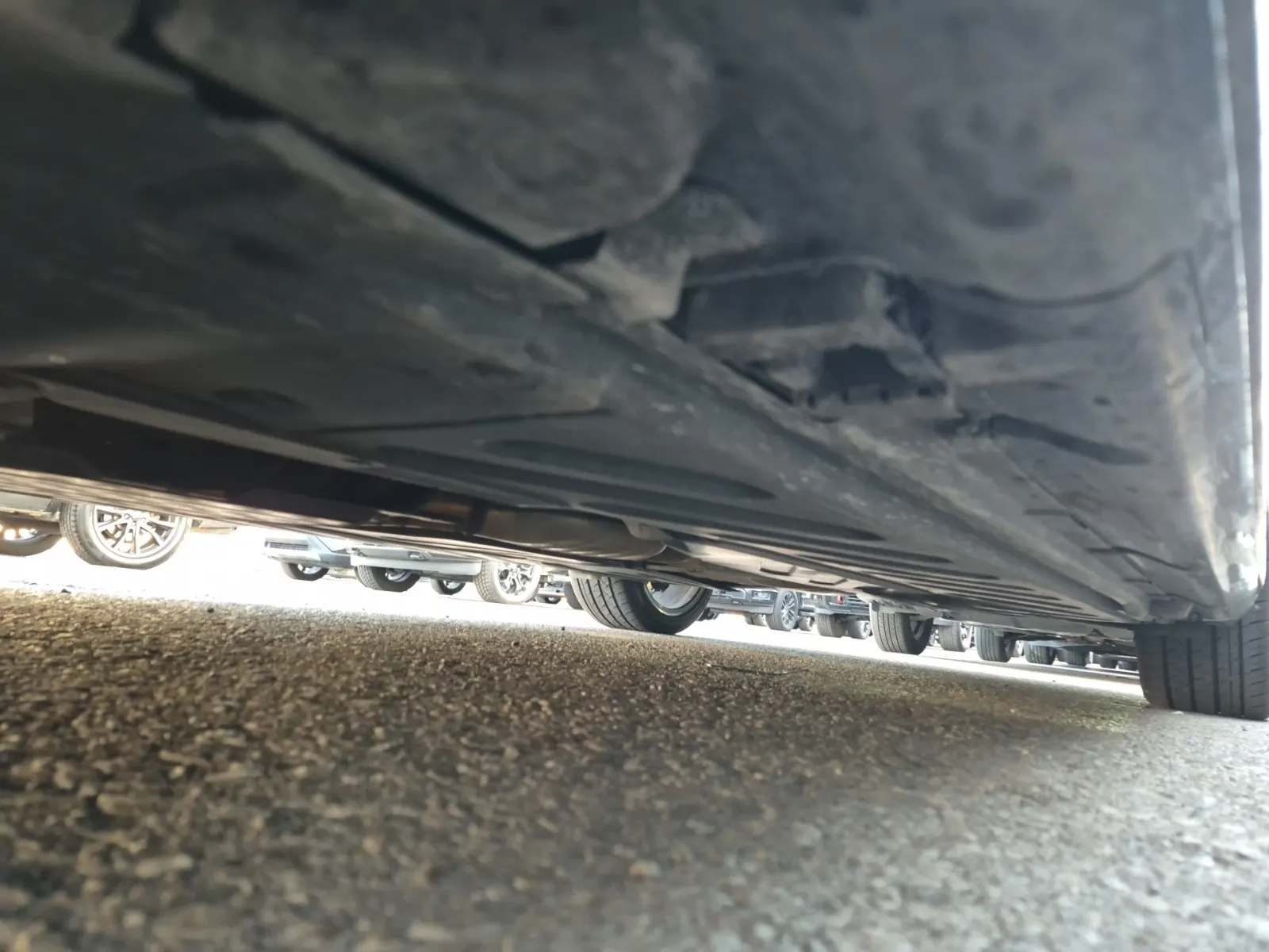Undercarriage - Driver Photo