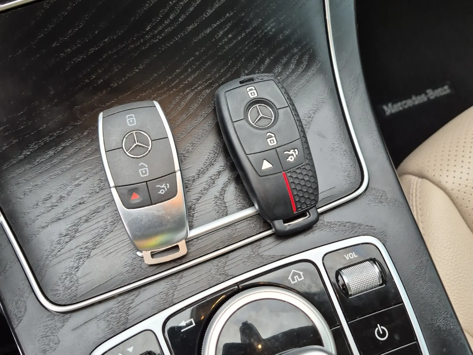 Keys/Fobs/Manual Photo