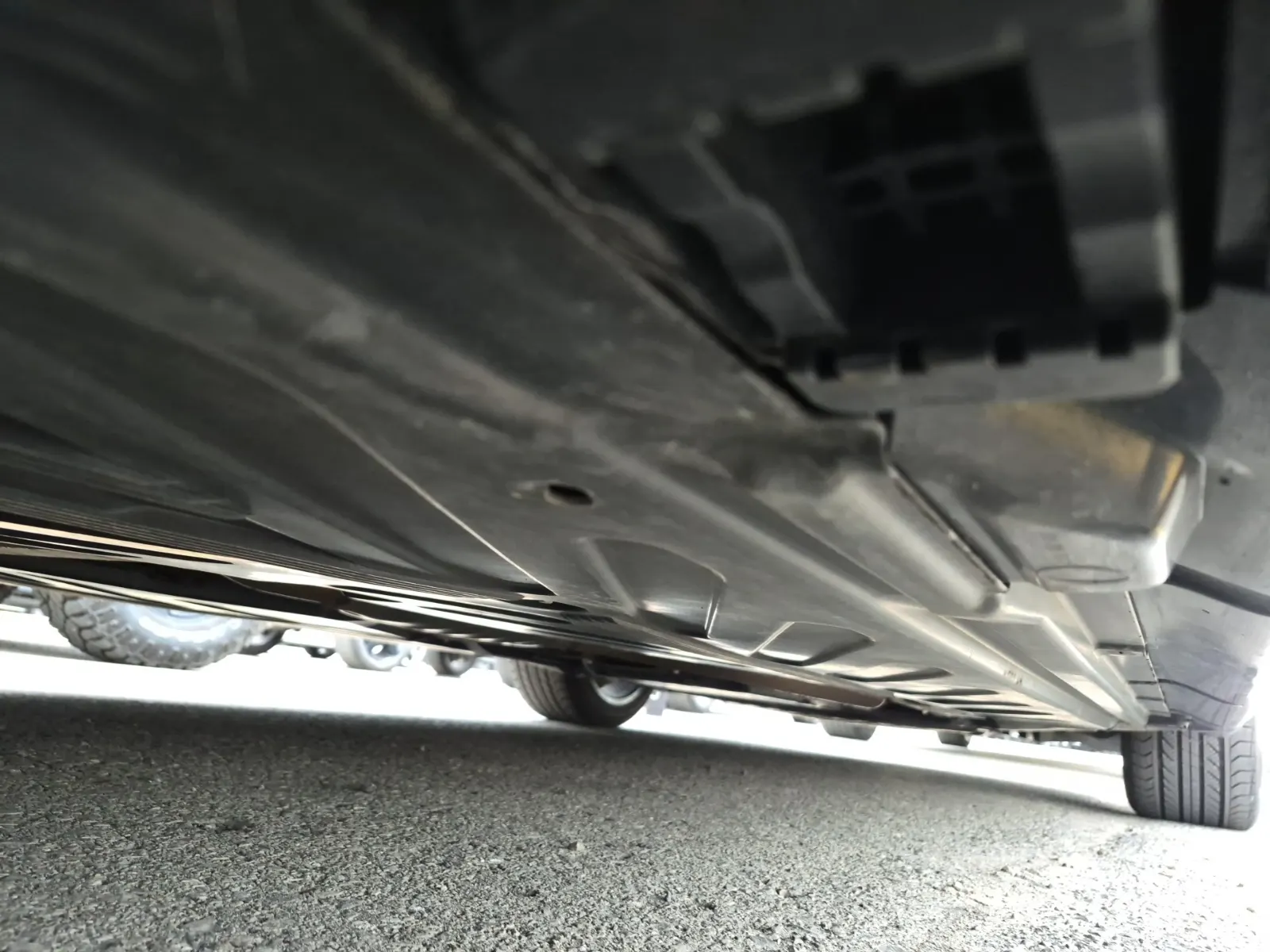 Undercarriage - Passenger Photo