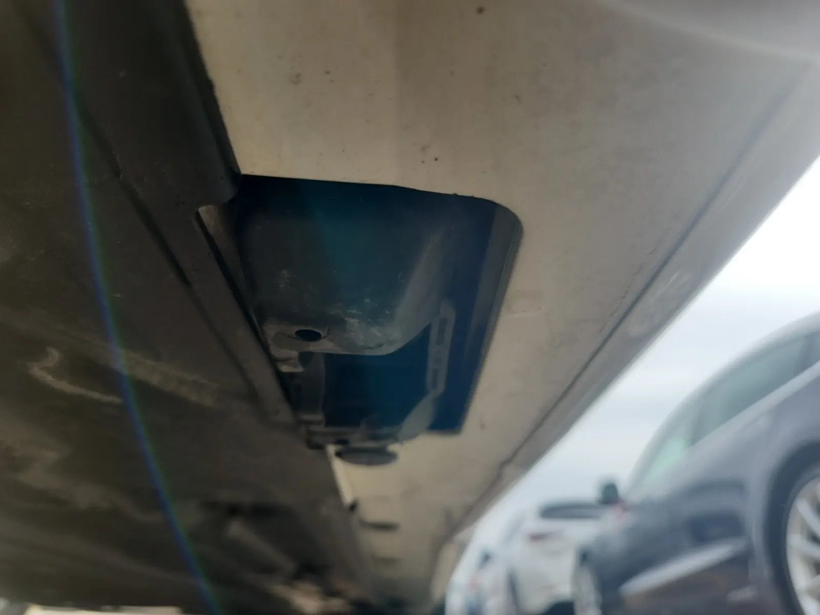 Undercarriage - Passenger Photo