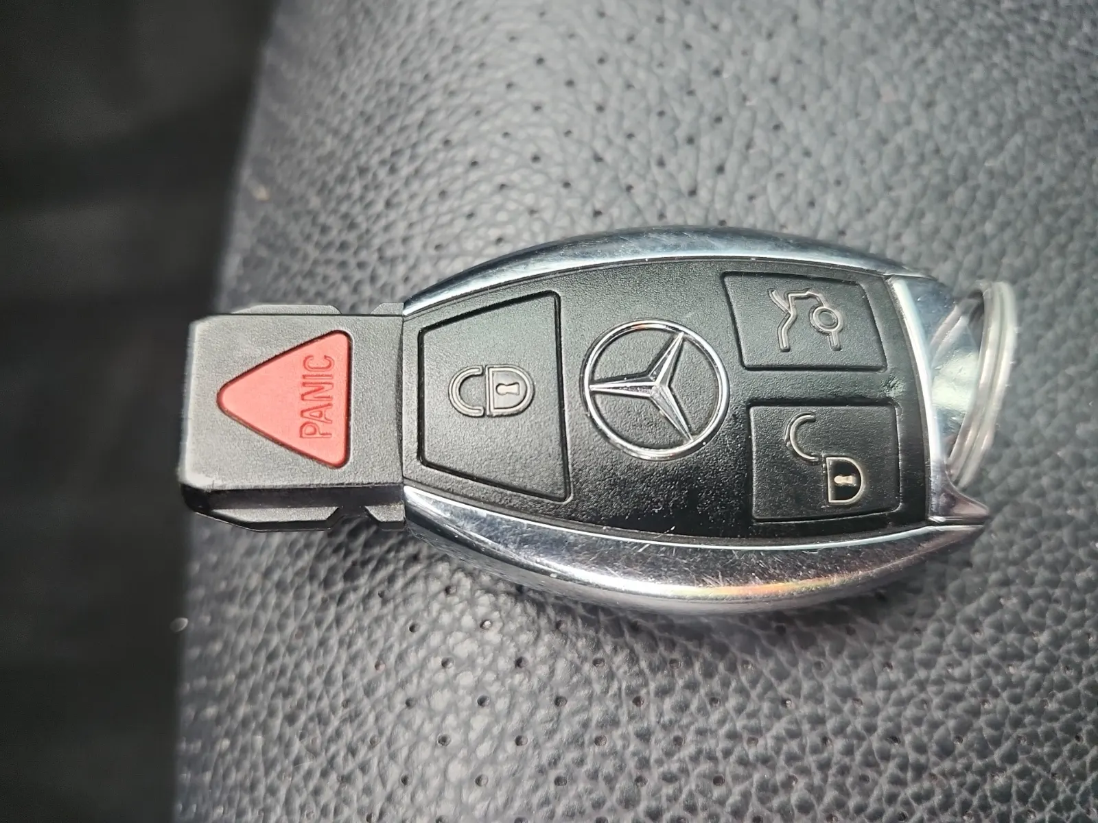 Keys/Fobs/Manual Photo