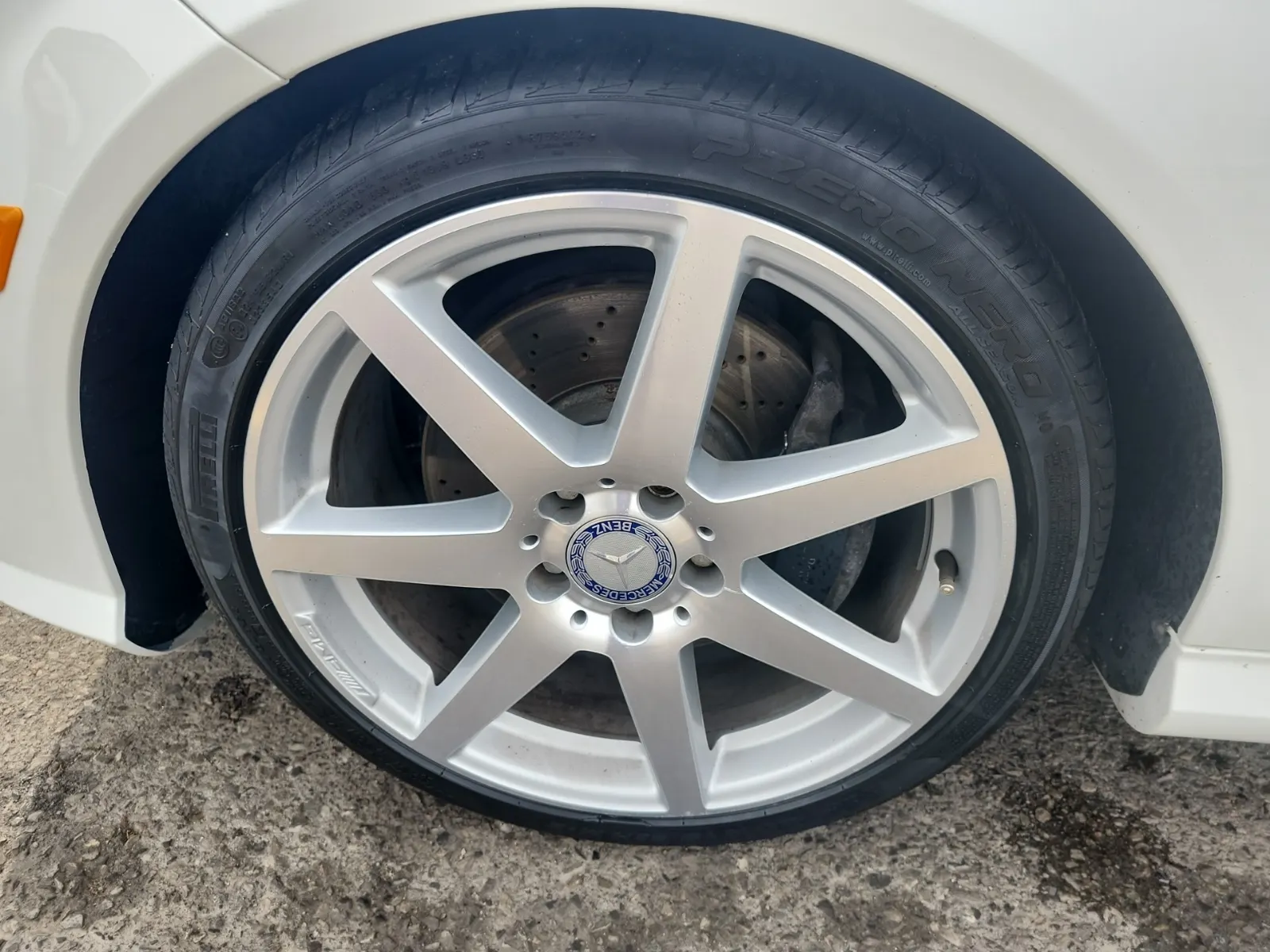 Front driver wheel/tire photo