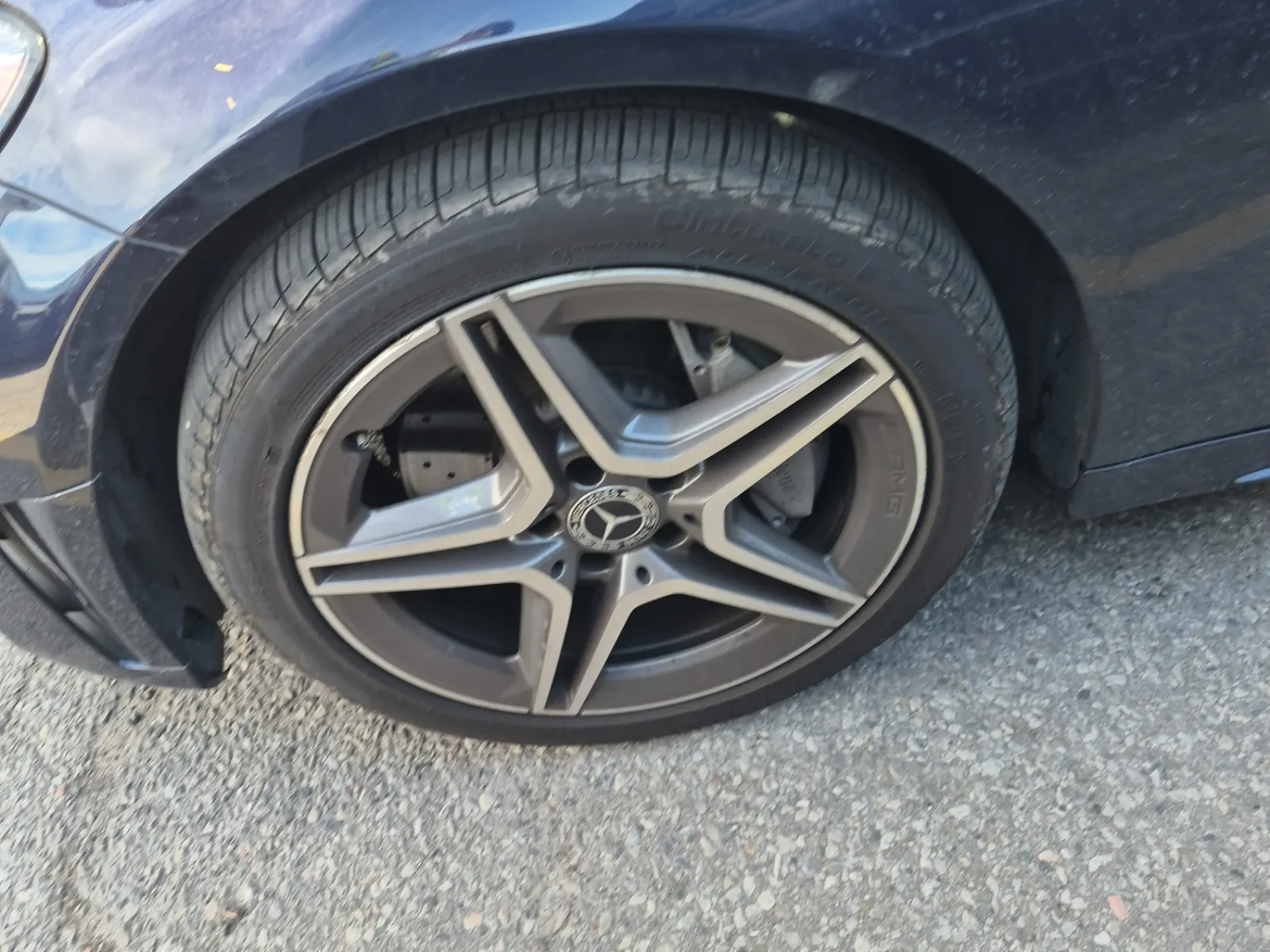 Front driver wheel/tire photo