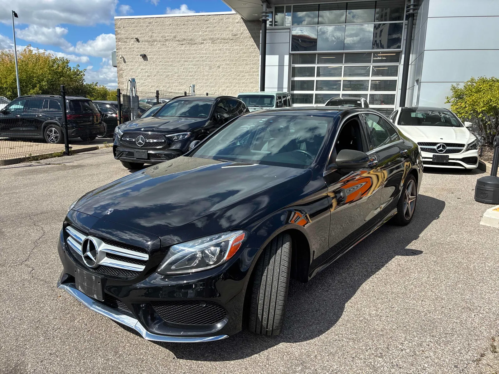 3/4 Front (Main image)
