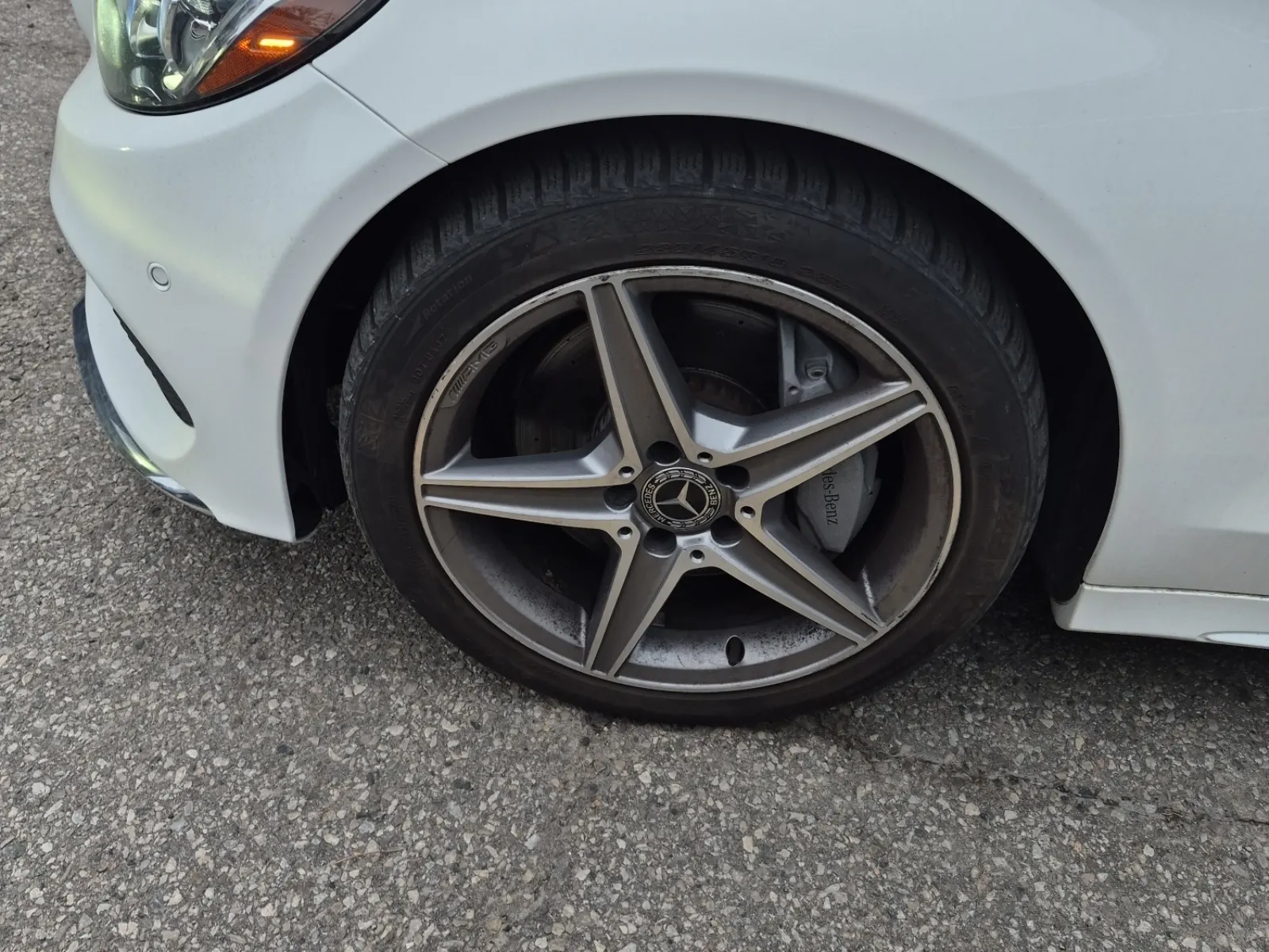 Front driver wheel/tire photo