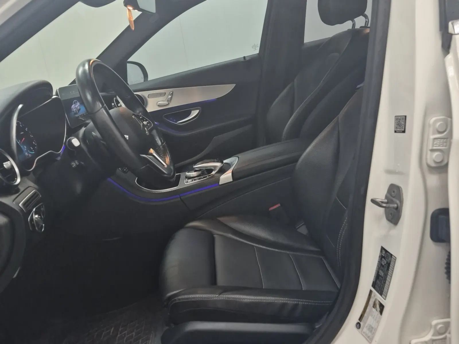 Front Interior Photo