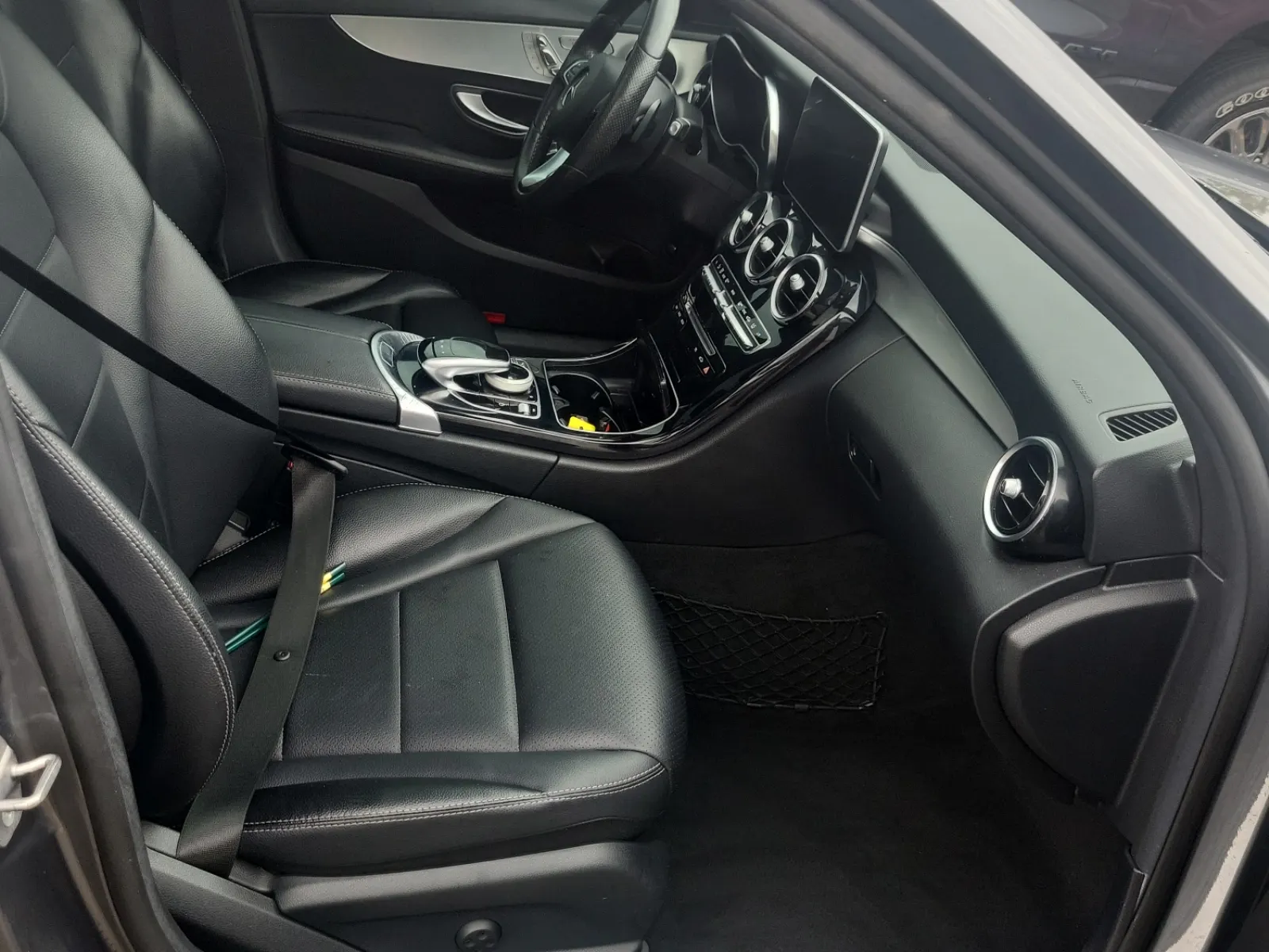Right Side Interior Photo