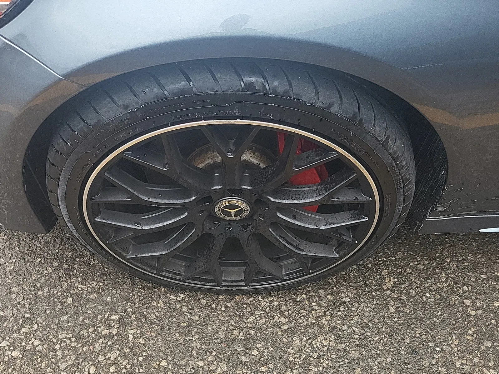 Front driver wheel/tire photo