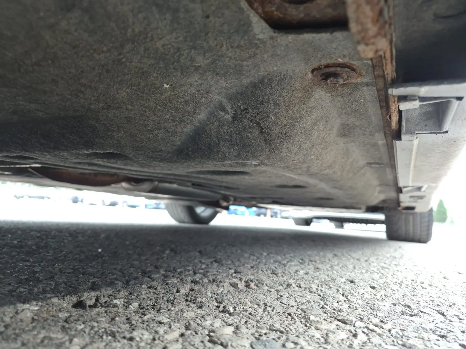 Undercarriage - Driver Photo
