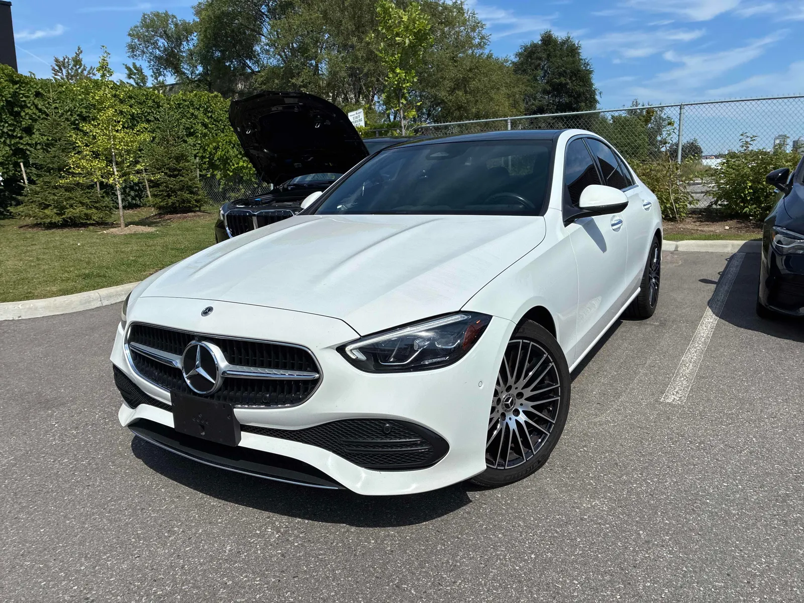 3/4 Front (Main image)