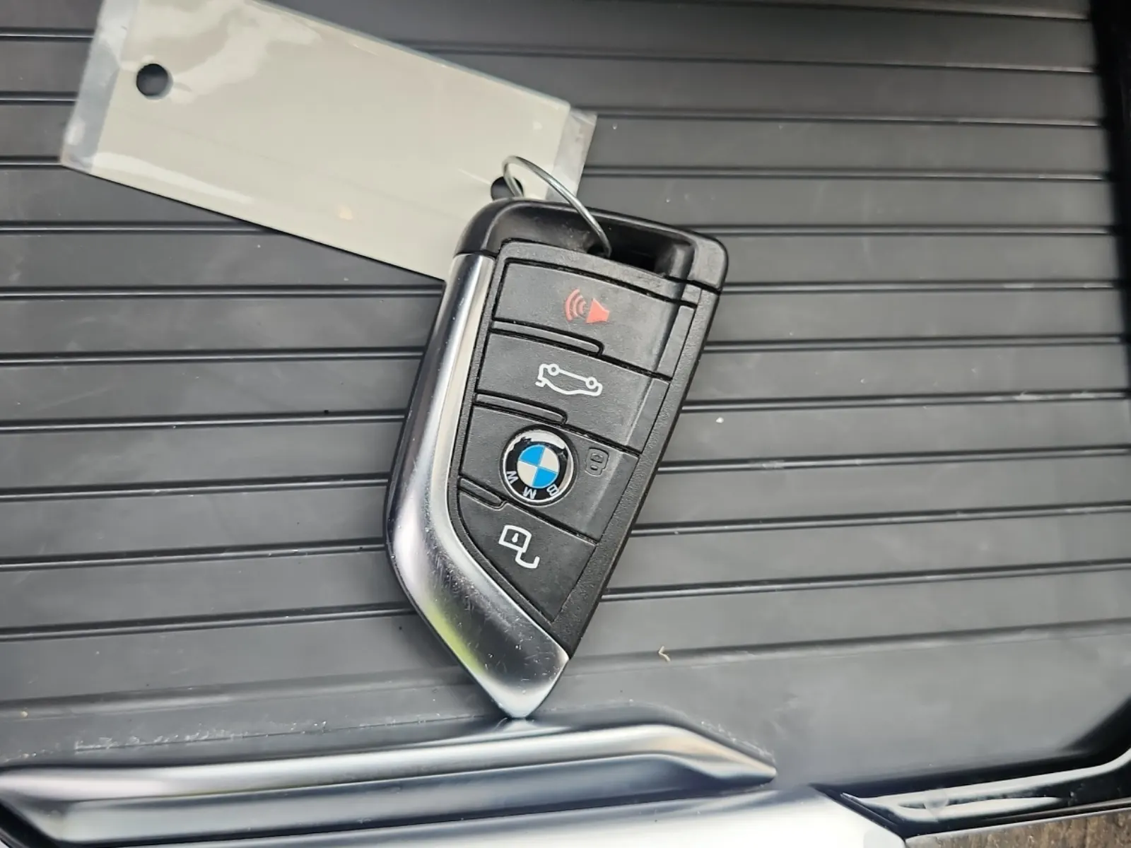 Keys/Fobs/Manual Photo
