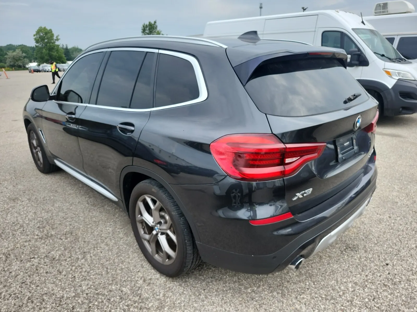 Driver Rear 3/4 Photo