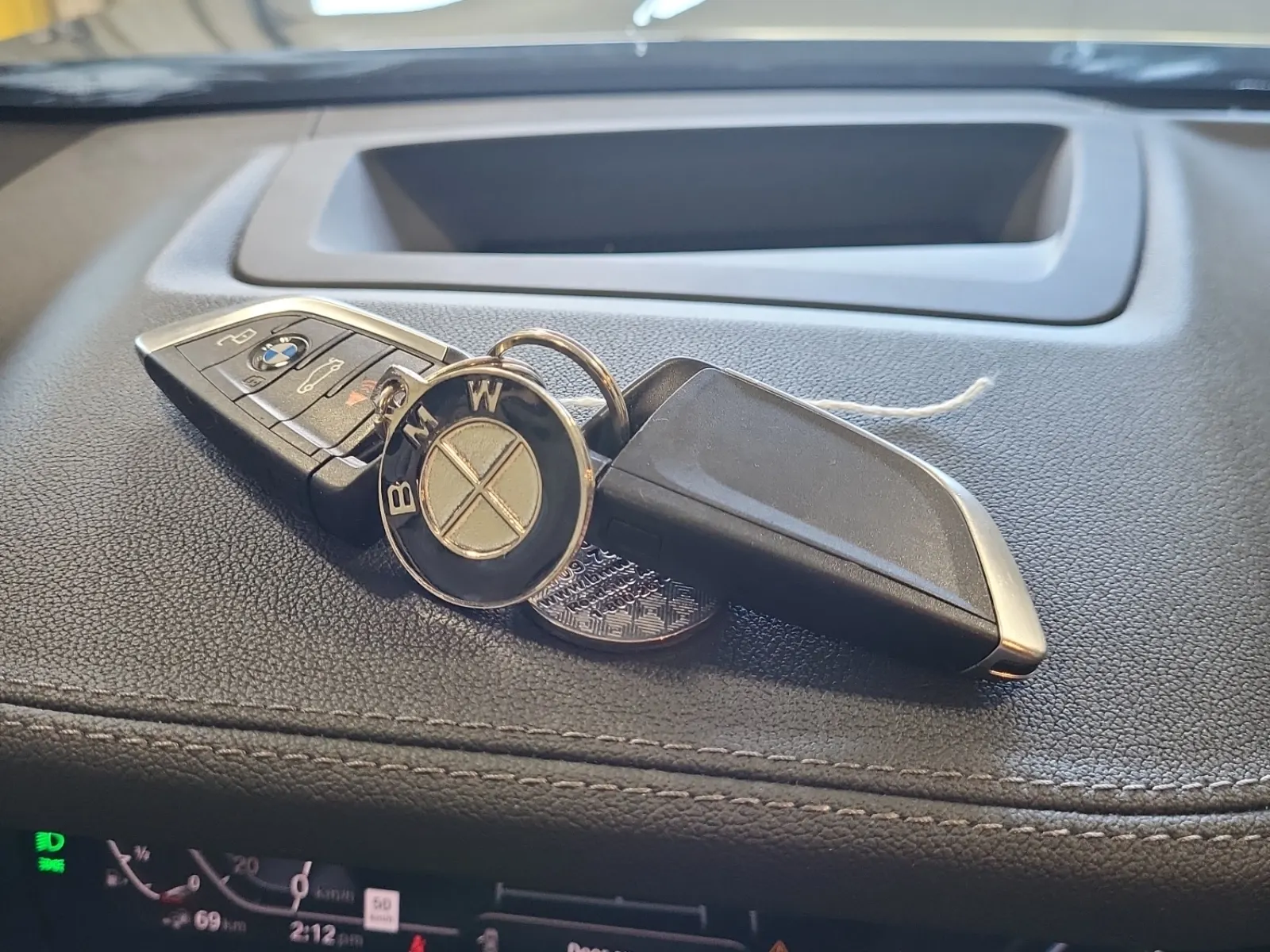 Keys/Fobs/Manual Photo