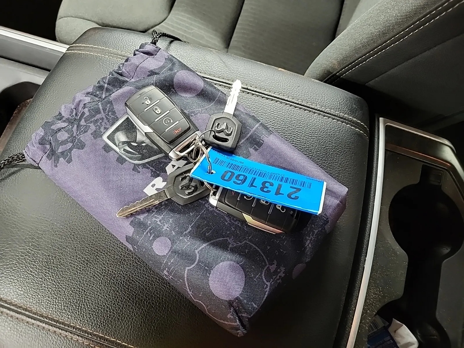 Keys/Fobs/Manual Photo