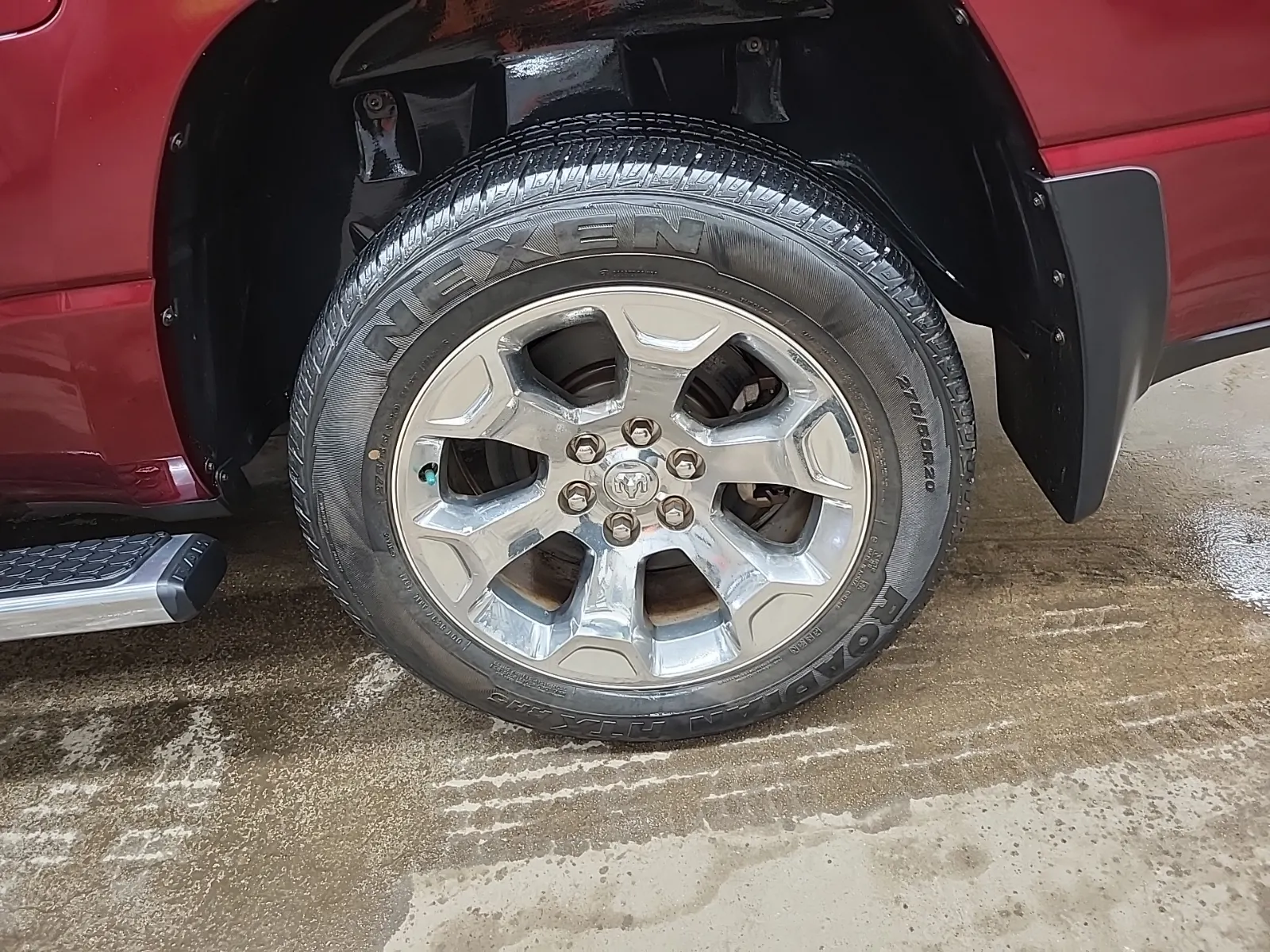 Left Rear Wheel/Tire Photo