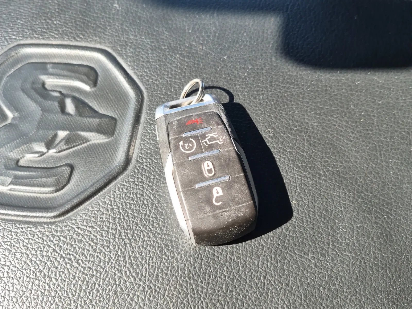Keys/Fobs/Manual Photo