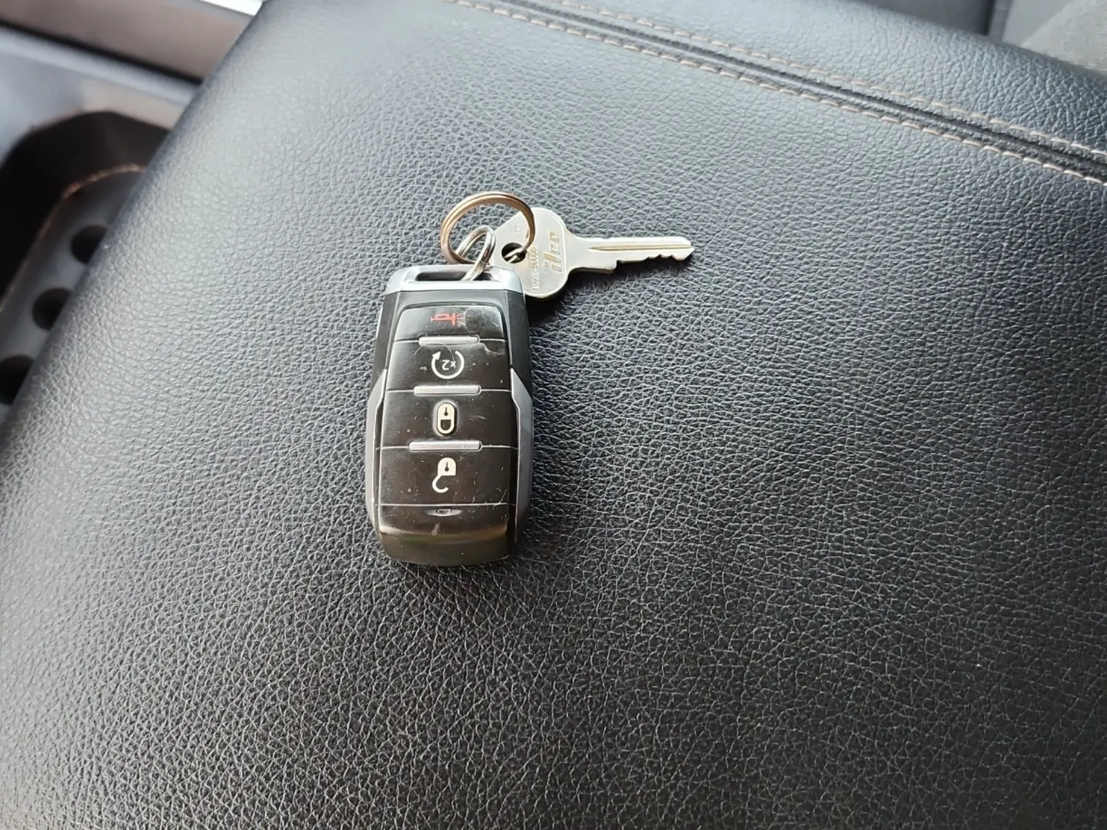 Keys/Fobs/Manual Photo