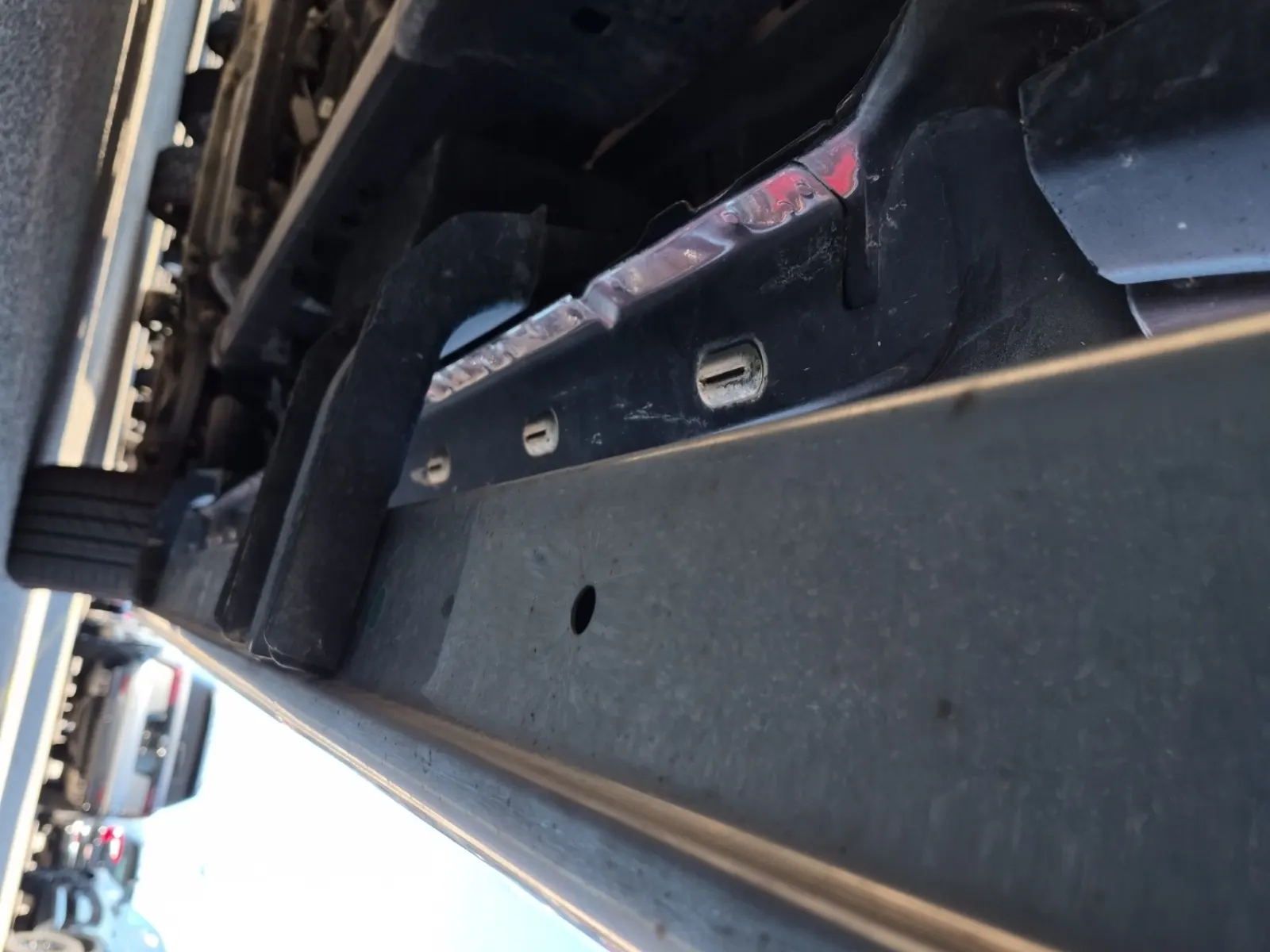 Undercarriage - Passenger Photo