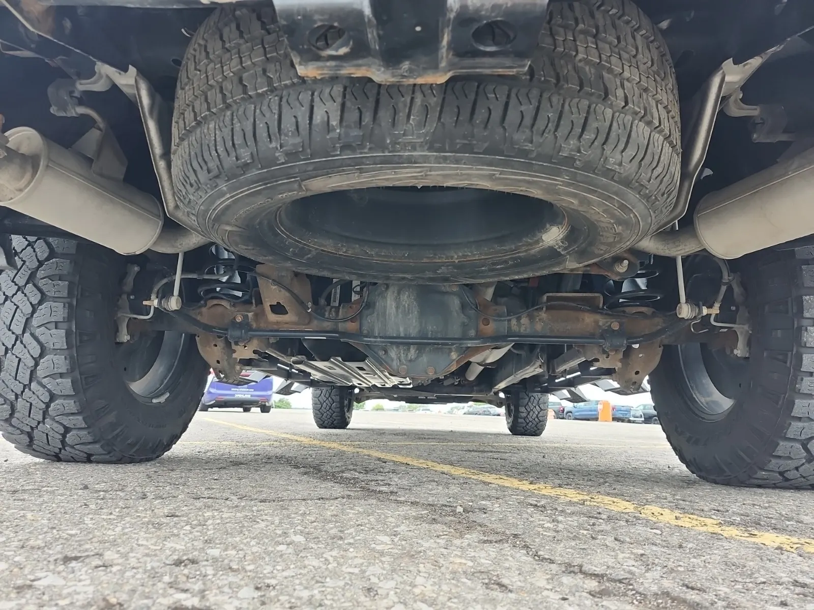 Undercarriage - Rear Photo