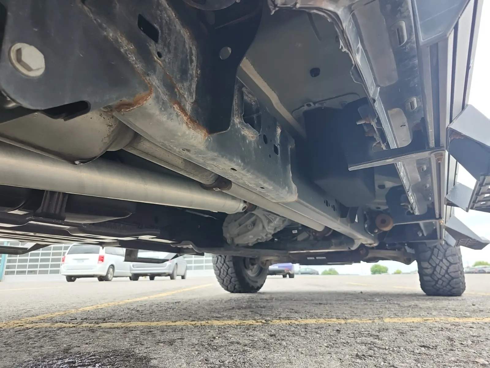 Undercarriage - Passenger Photo