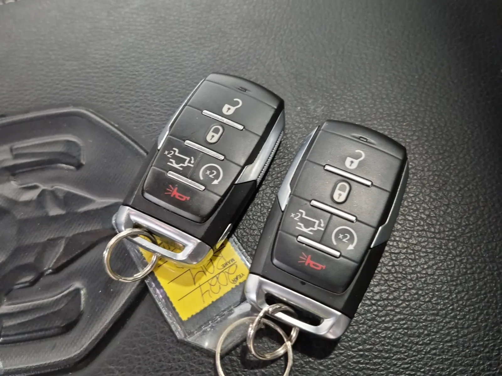 Keys/Fobs/Manual Photo
