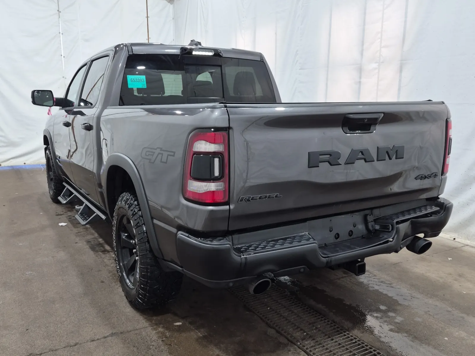 Driver Rear 3/4 Photo