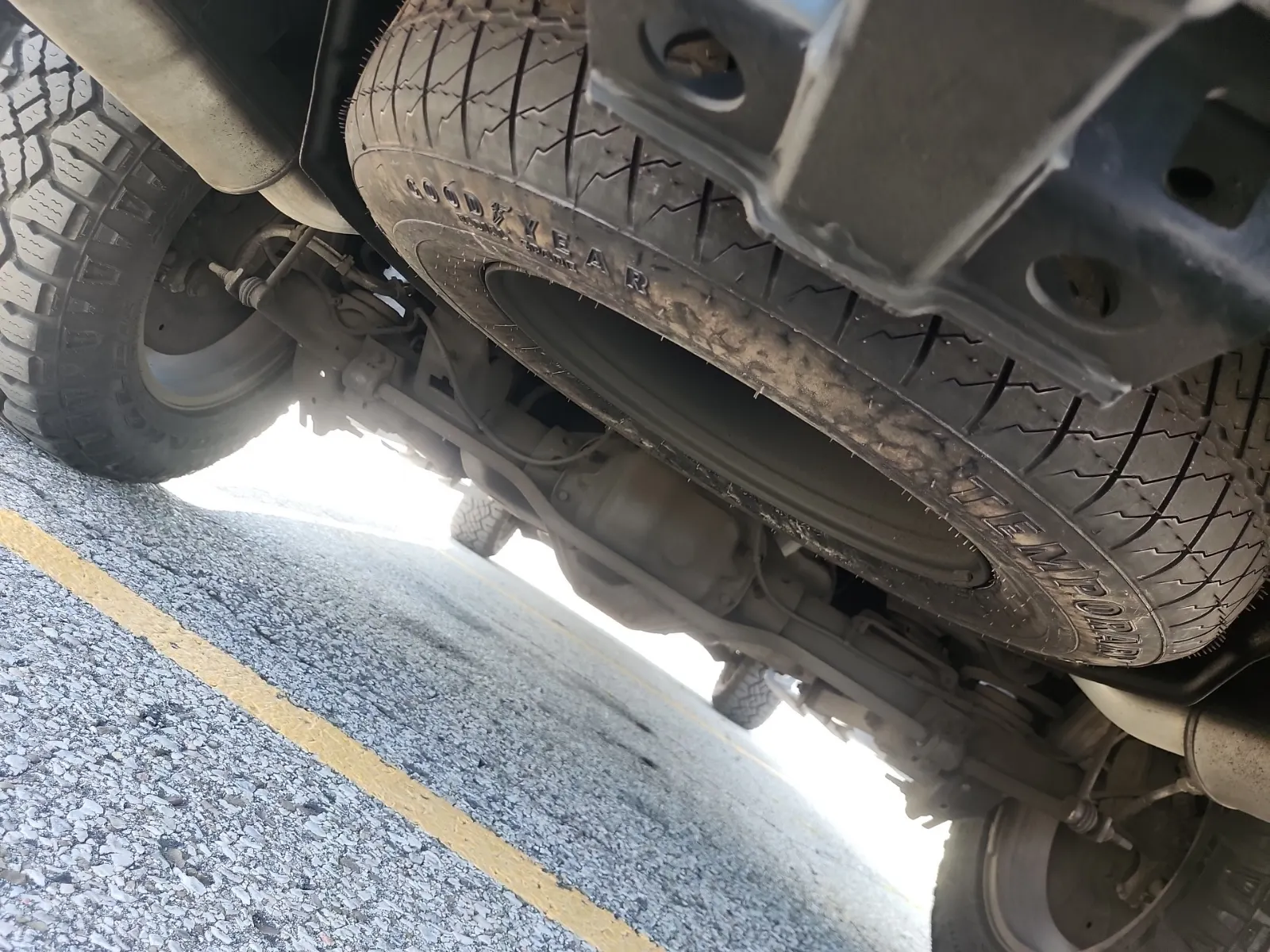 Undercarriage - Rear Photo